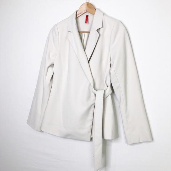 Spanx, carefree, crêpe wrap blazer - Picture 4 of 12